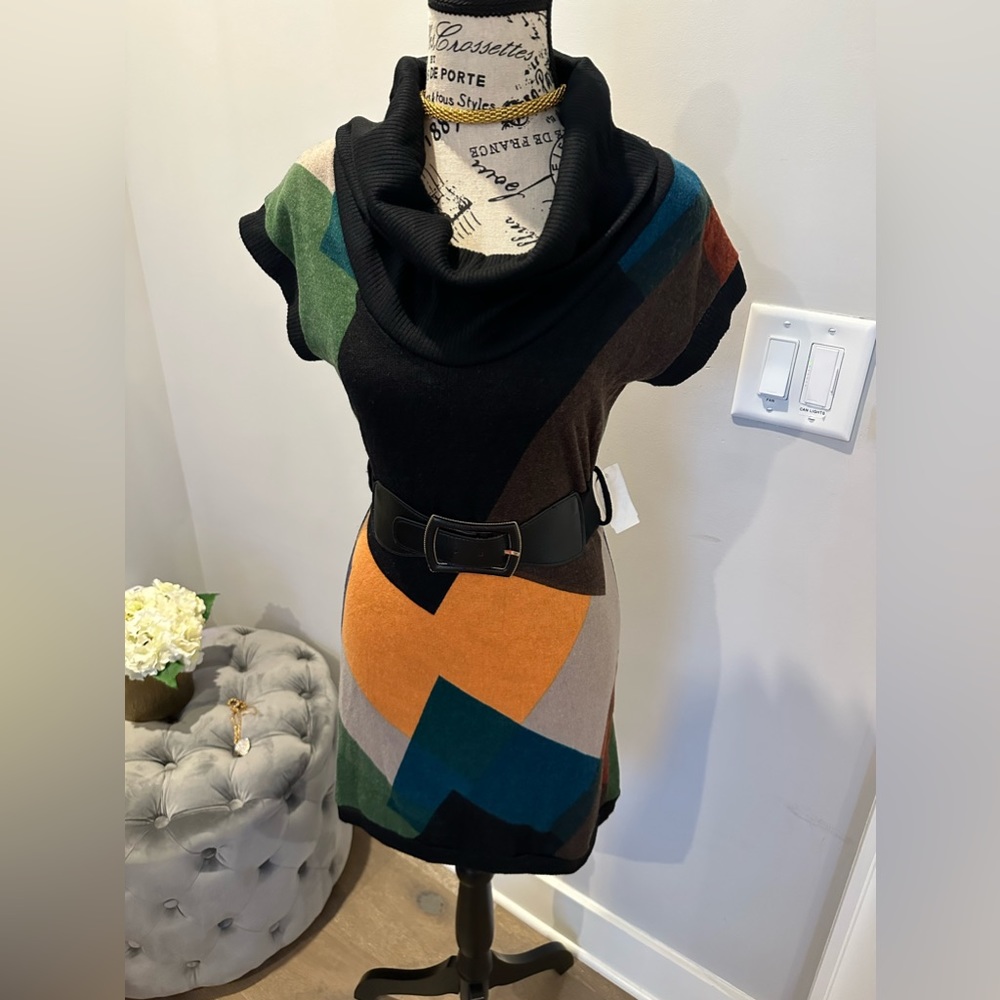 Abstract detailed sweater dress. New. Size L
